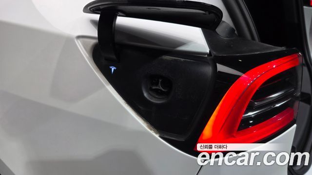 Tesla Model Y 2021 — photo 34