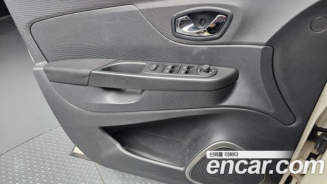 Renault Korea QM3 2014 — photo 14