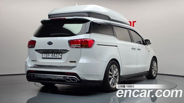 Kia Canival 2016 — photo 2