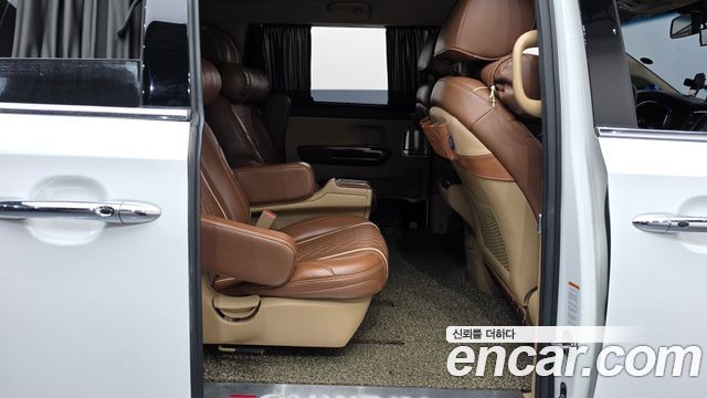 Kia Canival 2016 — photo 12
