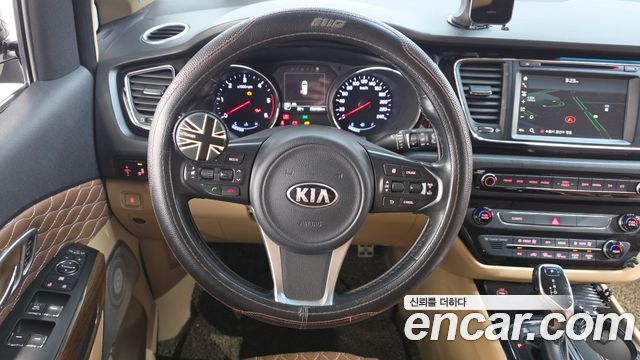 Kia Canival 2016 — photo 14