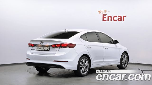 Hyundai AVANTE 2018 — photo 2