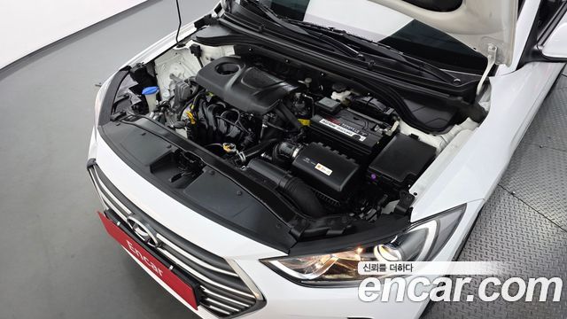 Hyundai AVANTE 2018 — photo 6