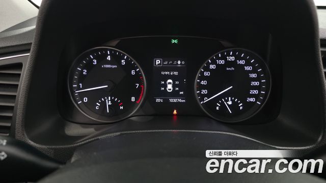 Hyundai AVANTE 2018 — photo 11