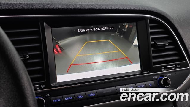 Hyundai AVANTE 2018 — photo 20
