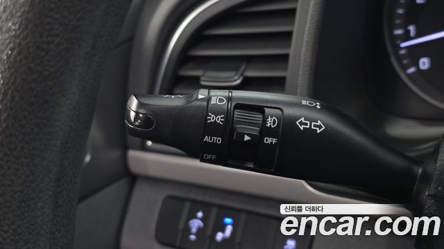 Hyundai AVANTE 2018 — photo 23
