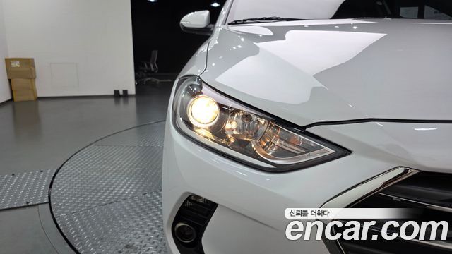 Hyundai AVANTE 2018 — photo 8
