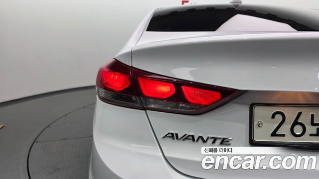 Hyundai AVANTE 2018 — photo 9