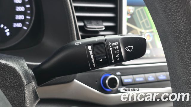 Hyundai AVANTE 2018 — photo 27