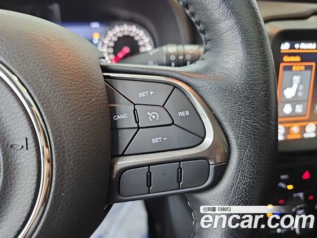 Jeep Renegade 2019 — photo 17