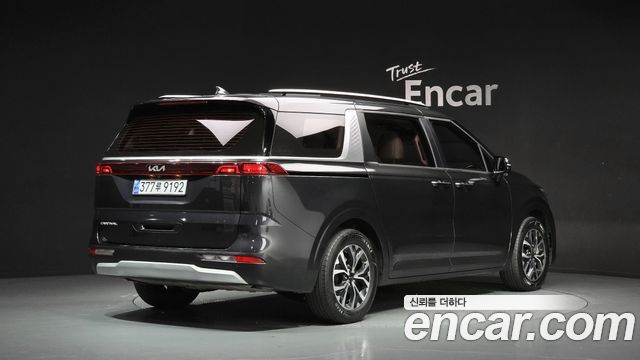 Kia Canival 2022 — photo 2