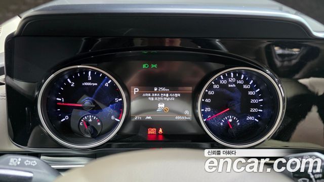 Kia Canival 2022 — photo 8
