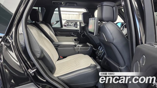 Land Rover Range Rover 2019 — photo 12