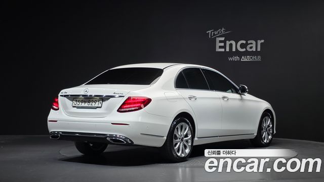 Mercedes-Benz E-Class 2020 — photo 2