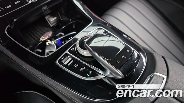 Mercedes-Benz E-Class 2020 — photo 24