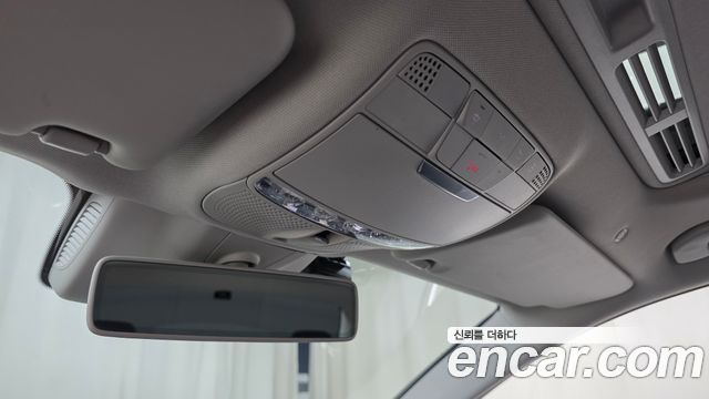 Mercedes-Benz E-Class 2020 — photo 25