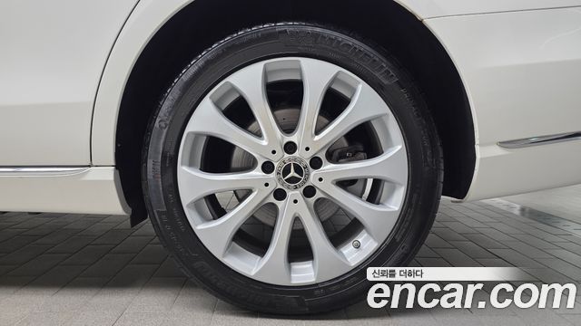 Mercedes-Benz E-Class 2020 — photo 7