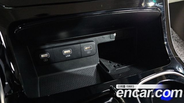 Kia Canival 2023 — photo 18