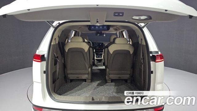 Kia Canival 2023 — photo 23