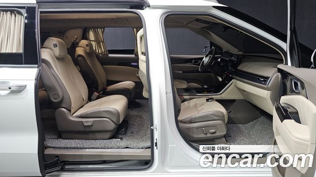 Kia Canival 2023 — photo 25