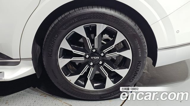 Kia Canival 2023 — photo 7