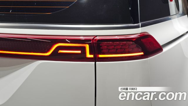Kia Canival 2023 — photo 9