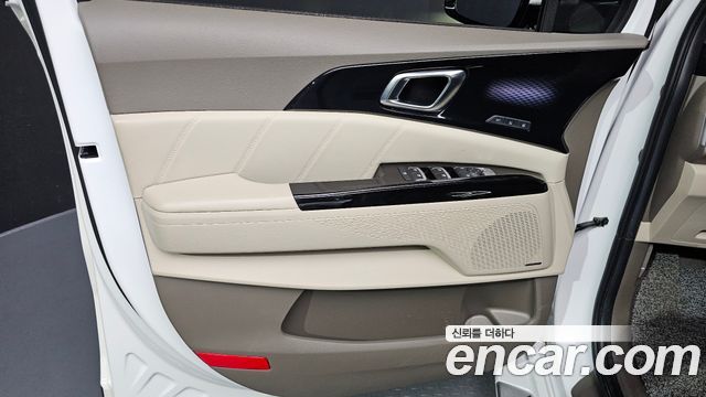 Kia Canival 2023 — photo 14