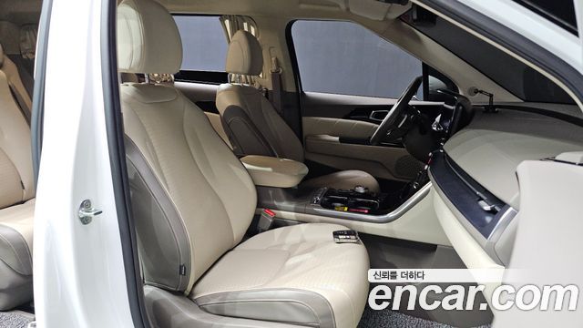 Kia Canival 2023 — photo 16