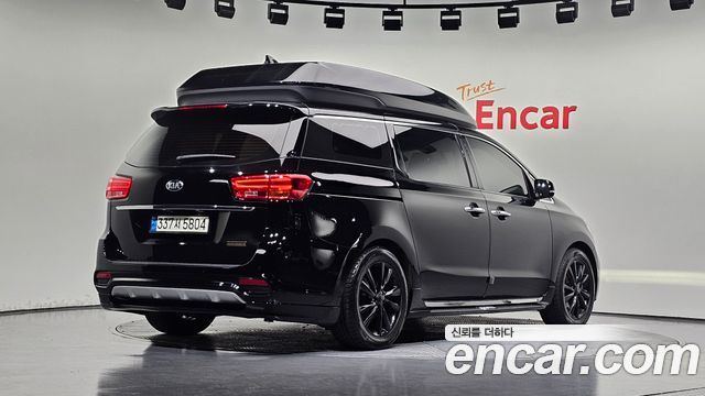 Kia Canival 2019 — photo 2