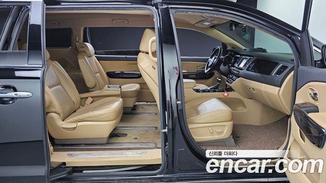 Kia Canival 2019 — photo 11