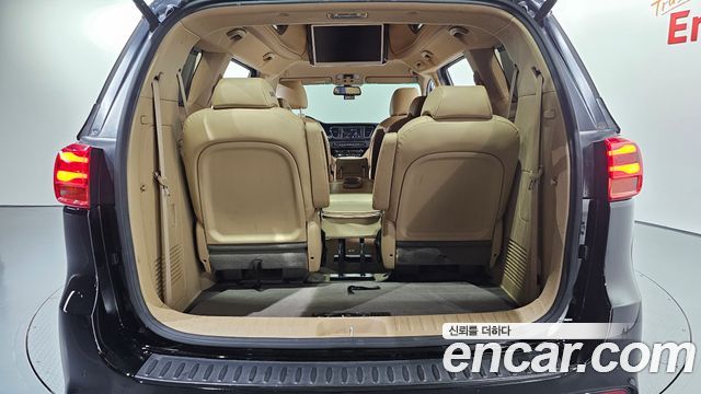 Kia Canival 2019 — photo 17