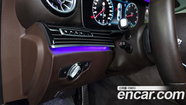 Mercedes-Benz CLS-Class 2019 — photo 32