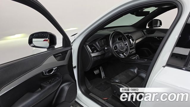Volvo XC90 2021 — photo 10