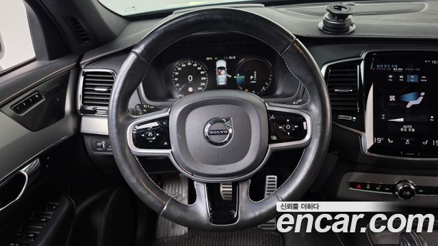 Volvo XC90 2021 — photo 12