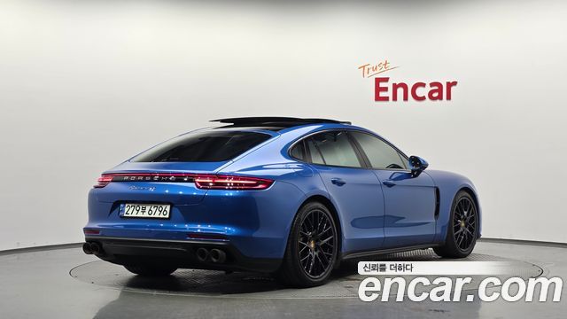 Porsche Panamera 2018 — photo 2
