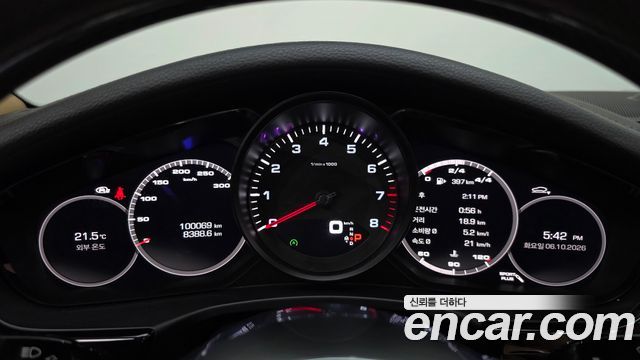 Porsche Panamera 2018 — photo 11