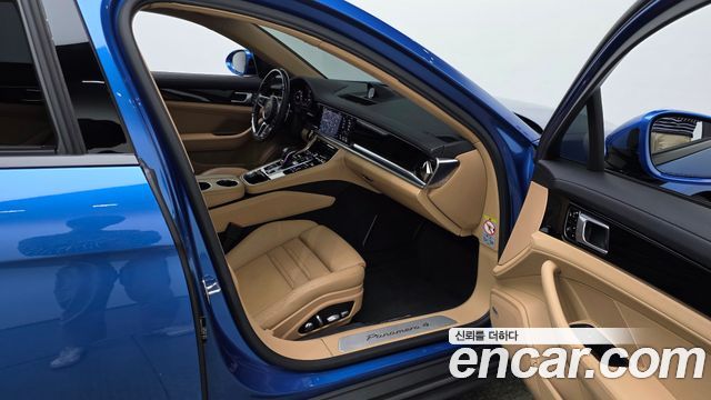 Porsche Panamera 2018 — photo 17