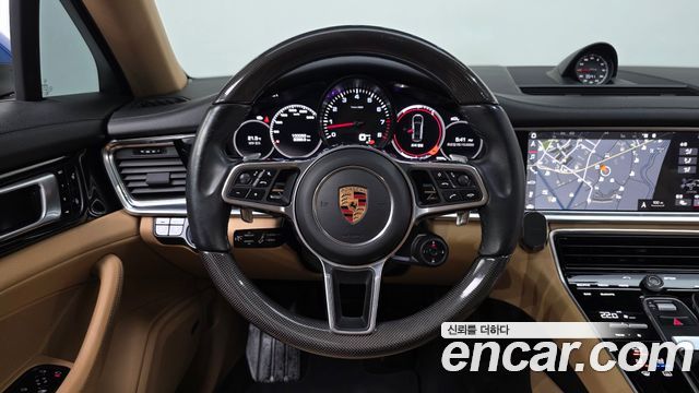 Porsche Panamera 2018 — photo 19