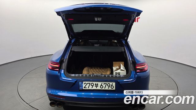 Porsche Panamera 2018 — photo 26