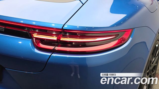 Porsche Panamera 2018 — photo 9