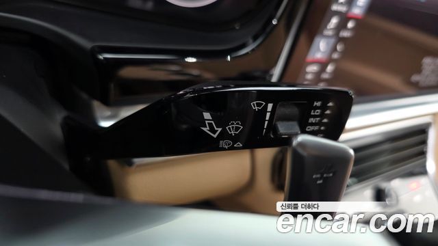Porsche Panamera 2018 — photo 31