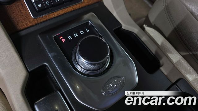 Land Rover Discovery 2016 — photo 12
