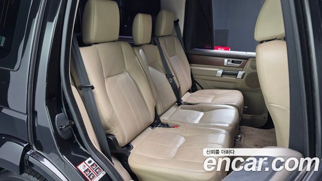 Land Rover Discovery 2016 — photo 17