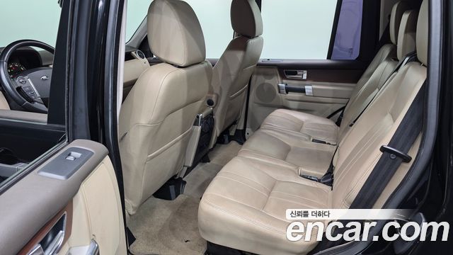 Land Rover Discovery 2016 — photo 18