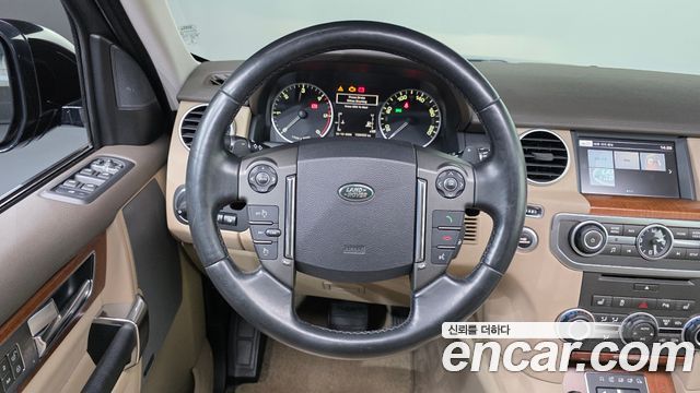 Land Rover Discovery 2016 — photo 19