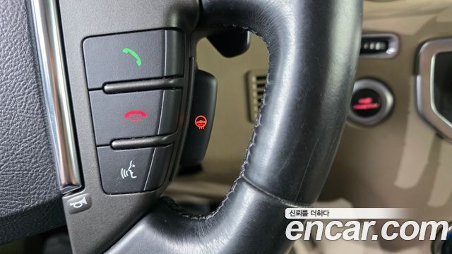 Land Rover Discovery 2016 — photo 25