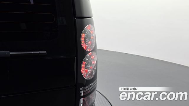 Land Rover Discovery 2016 — photo 9