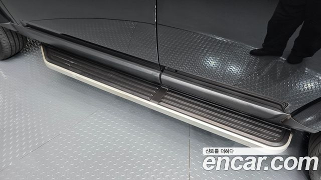 Land Rover Discovery 2016 — photo 33