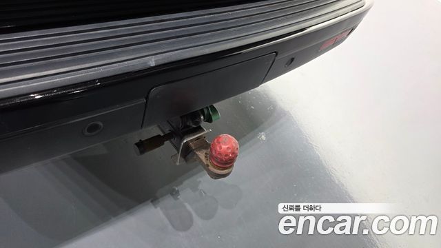 Land Rover Discovery 2016 — photo 35