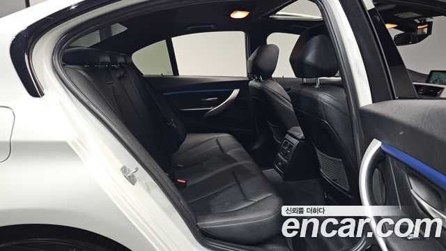 BMW 3-Series 2016 — photo 18